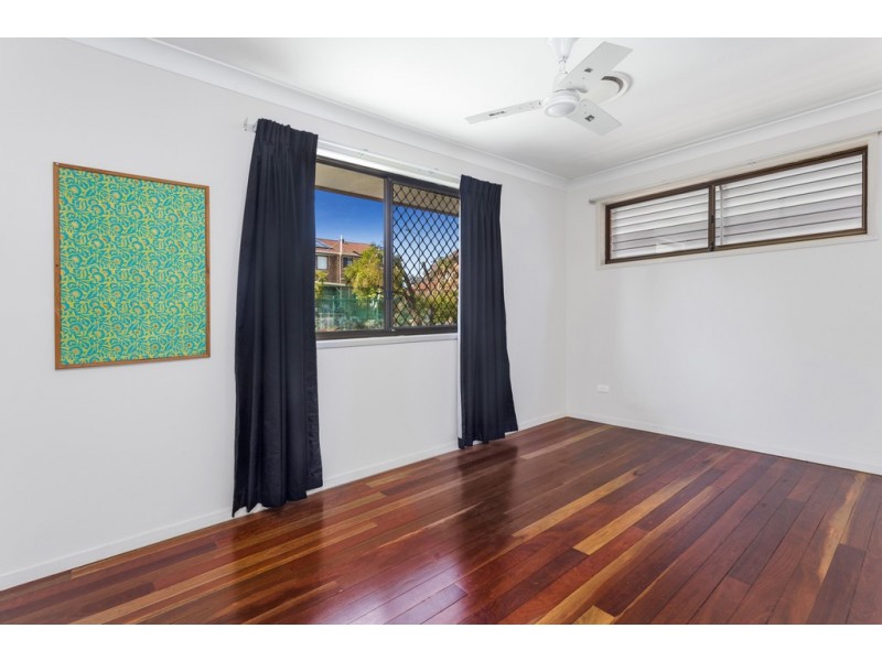 17 Lanchester Street, Stafford Heights QLD 4053