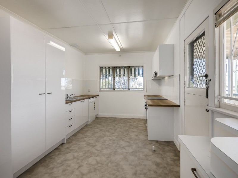 32 Pangeza Street, Stafford Heights QLD 4053