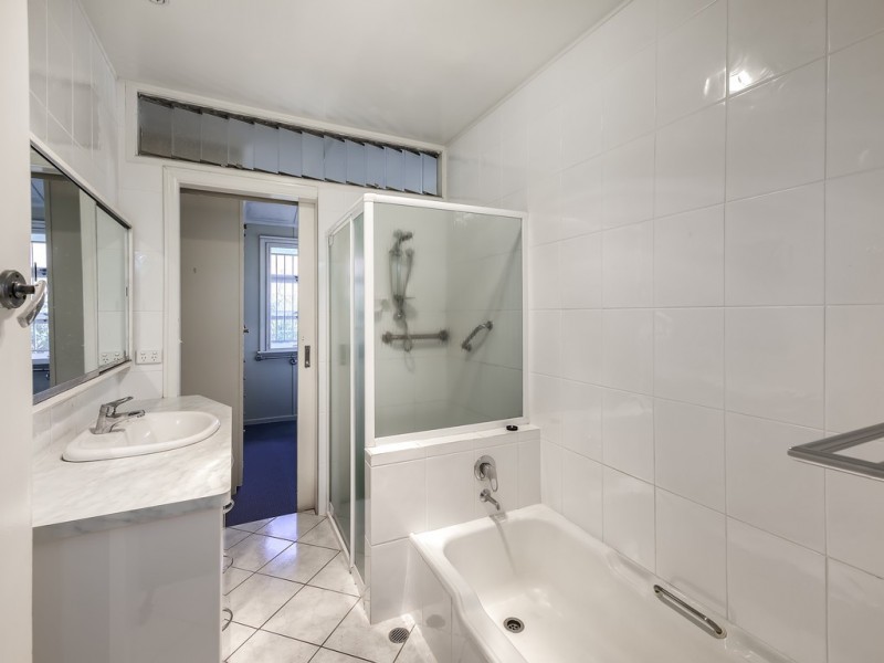 32 Pangeza Street, Stafford Heights QLD 4053