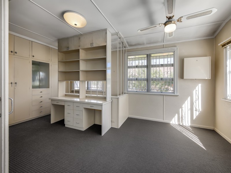 32 Pangeza Street, Stafford Heights QLD 4053