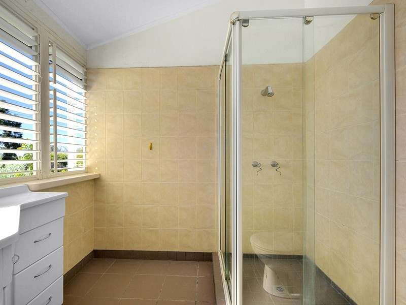 114 Scott Street, Stafford Heights QLD 4053