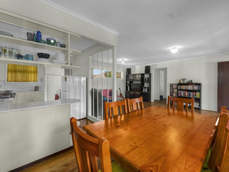 10 Sedgemoor Street, Stafford Heights QLD 4053