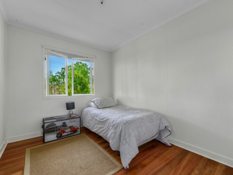 10 Sedgemoor Street, Stafford Heights QLD 4053