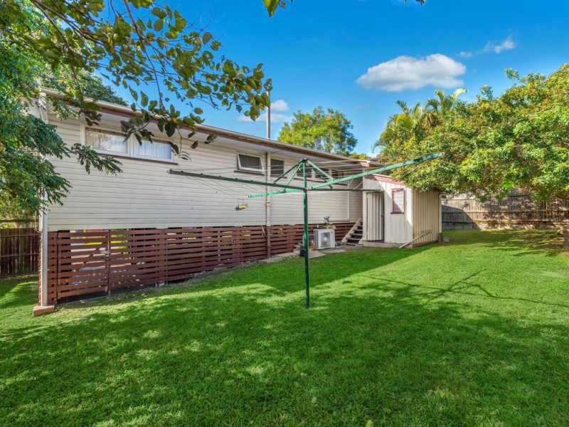 10 Sedgemoor Street, Stafford Heights QLD 4053