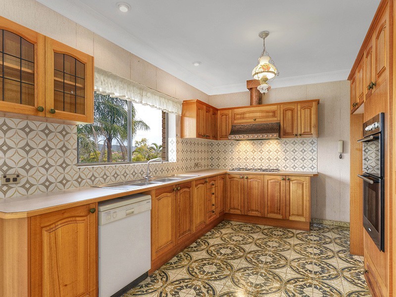 4 Travolta Street, Stafford Heights QLD 4053