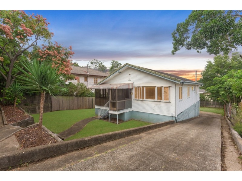 377 Webster Road, Stafford Heights QLD 4053