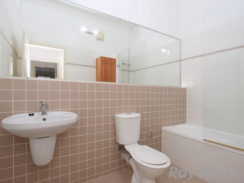 5/56 Hilltop Avenue, Chermside QLD 4032