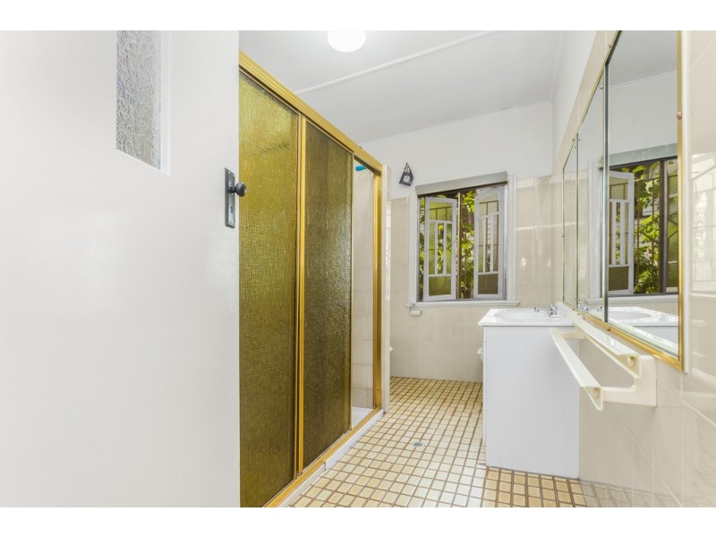 10 Maudsley Street, Kedron QLD 4031