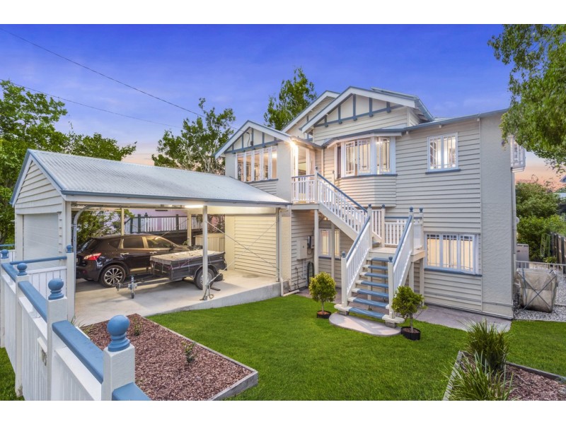 10 Bradley Avenue, Kedron QLD 4031