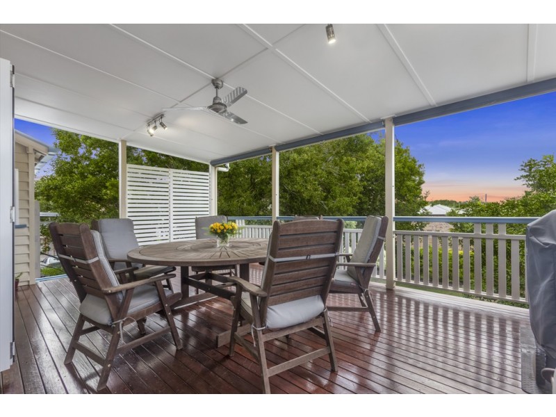 10 Bradley Avenue, Kedron QLD 4031