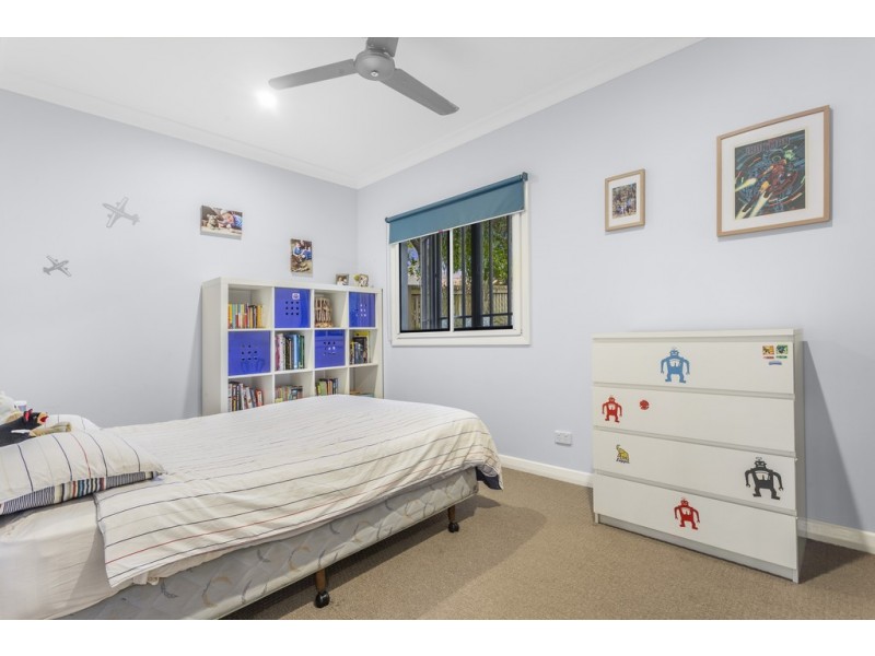 10 Bradley Avenue, Kedron QLD 4031