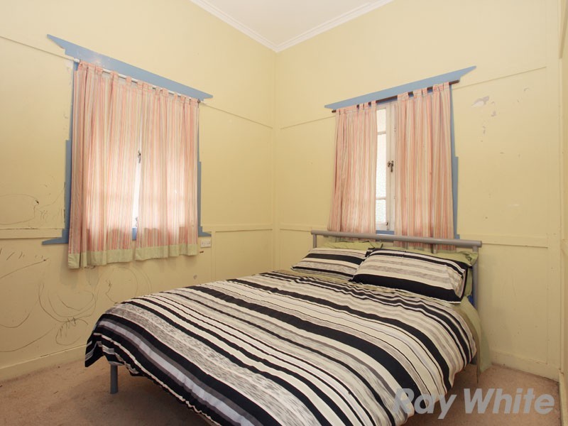 7 Mina Parade, Newmarket QLD 4051