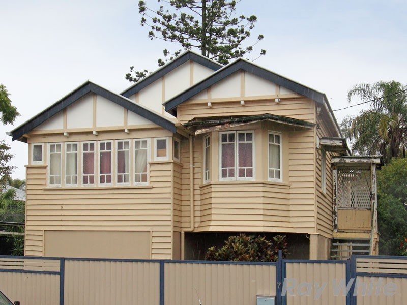 7 Mina Parade, Newmarket QLD 4051