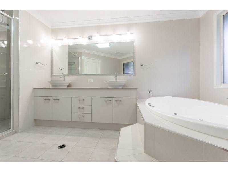 51 Taylor Street, Wavell Heights QLD 4012