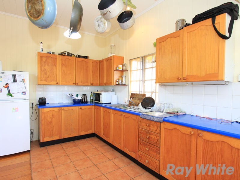 75 Lanham Avenue, Grange QLD 4051