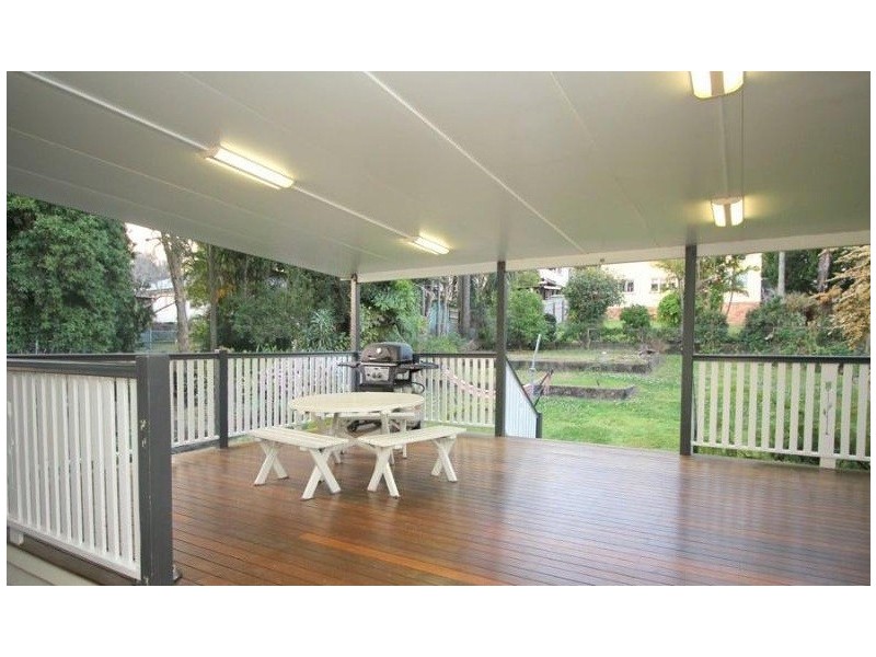 31 Tathra Street, Stafford QLD 4053