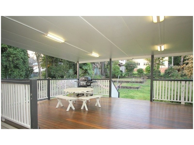 31 Tathra Street, Stafford QLD 4053