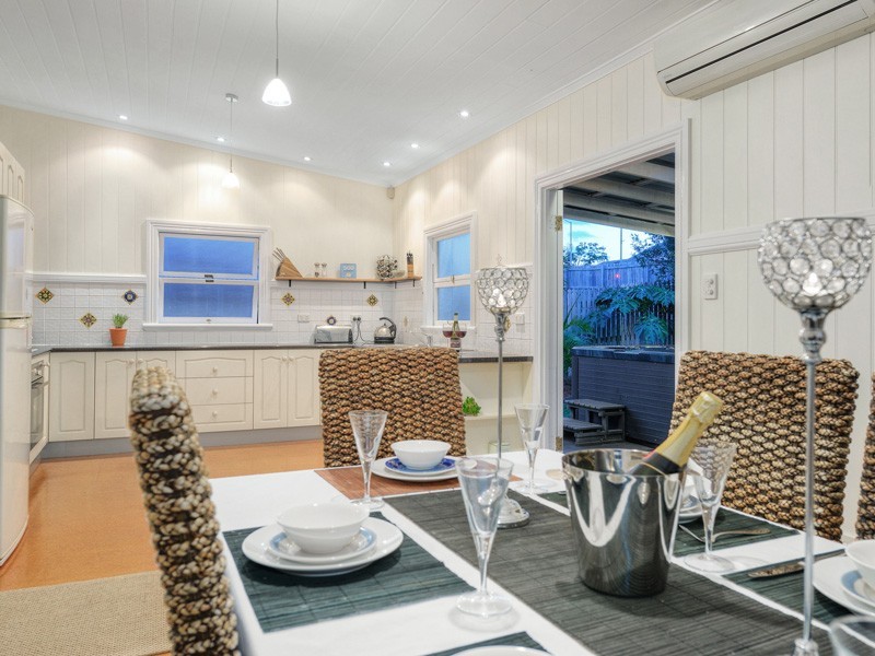 2 Lower Clifton Terrace, Red Hill QLD 4059