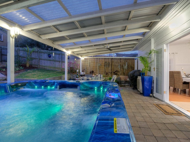 2 Lower Clifton Terrace, Red Hill QLD 4059