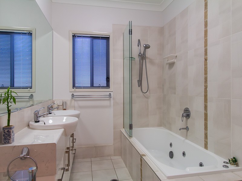 84 Boothby Street, Kedron QLD 4031