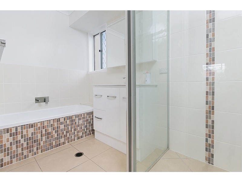 1 Manitoba Place, Wavell Heights QLD 4012