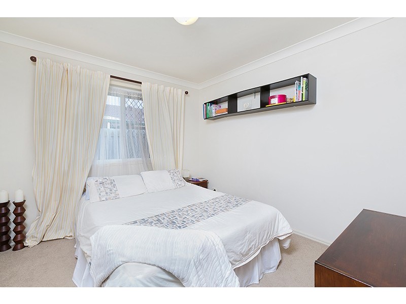 1 Manitoba Place, Wavell Heights QLD 4012