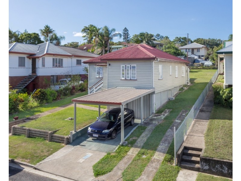 27 Tathra Street, Stafford QLD 4053