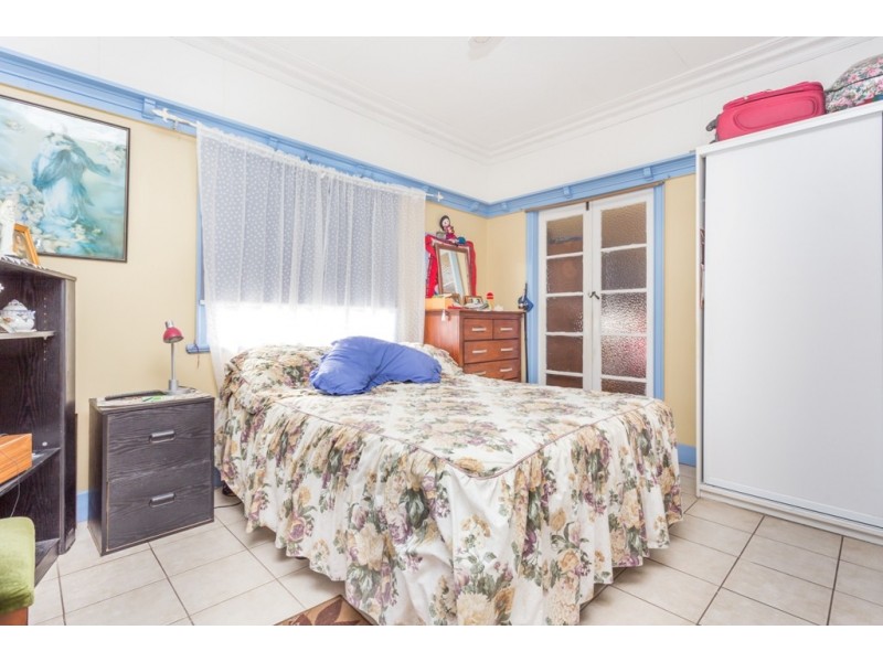 27 Tathra Street, Stafford QLD 4053