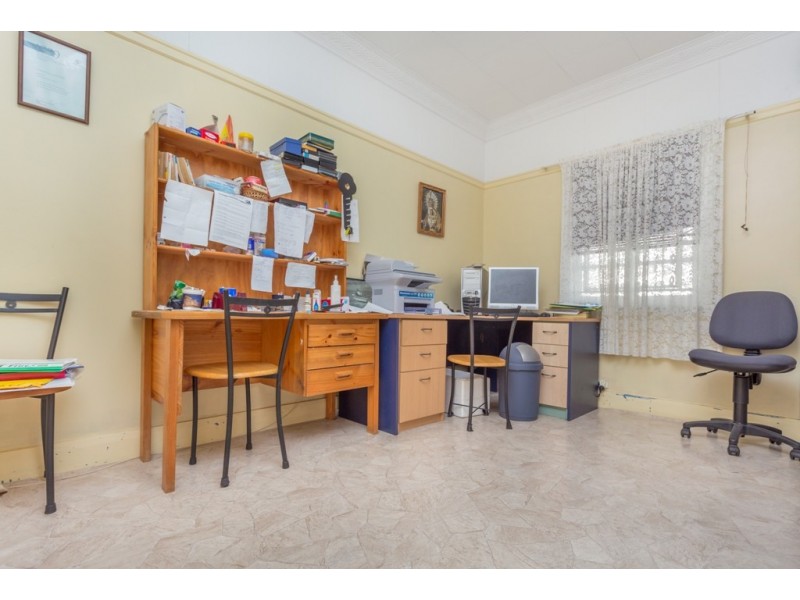 27 Tathra Street, Stafford QLD 4053