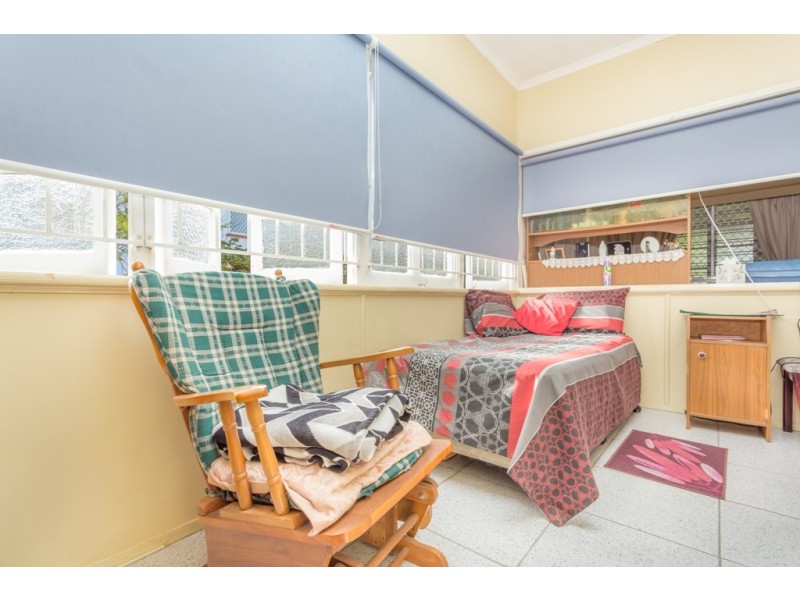 27 Tathra Street, Stafford QLD 4053