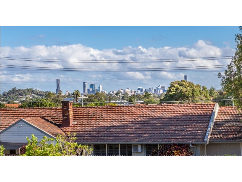 27 Tathra Street, Stafford QLD 4053