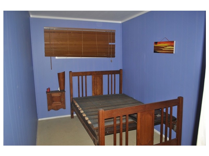 1 Midgen Street, Kooringal QLD 4025