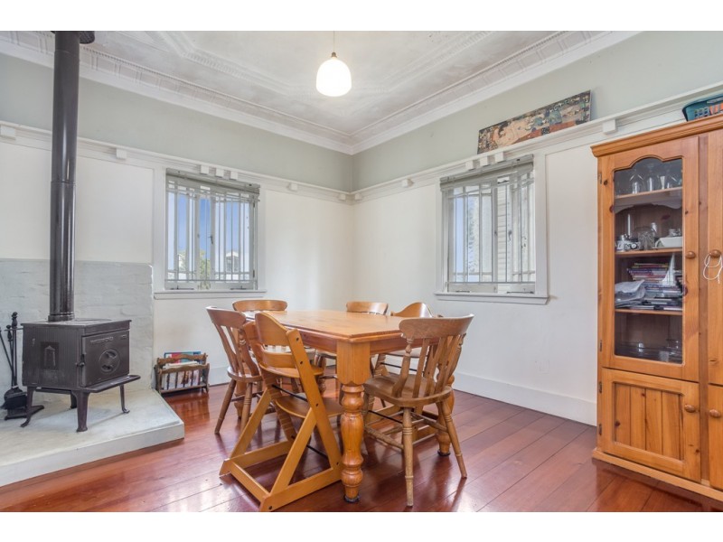 8 Myrtle Street, Grange QLD 4051