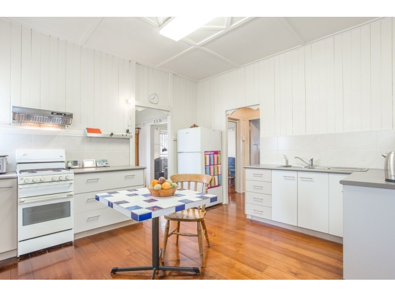 8 Myrtle Street, Grange QLD 4051