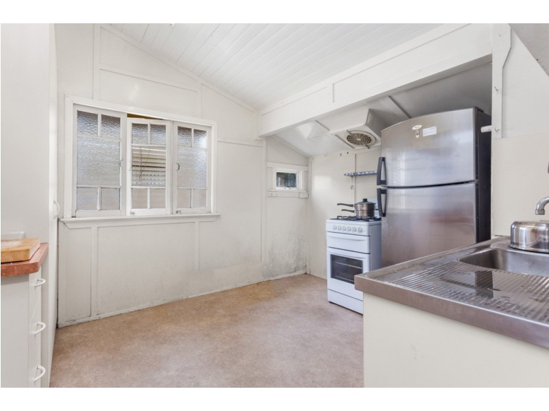 18 Lincoln Street, Wilston QLD 4051