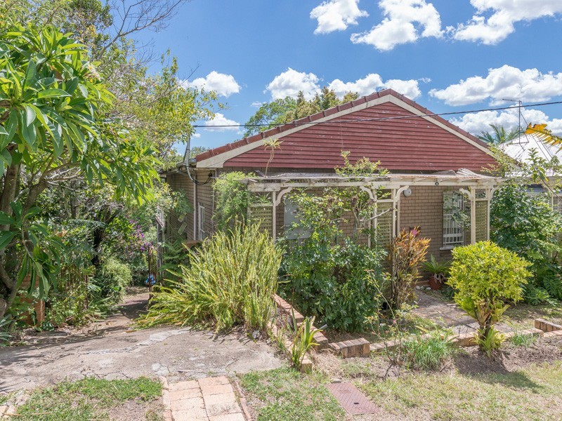 10 Pleasant Street, Red Hill QLD 4059
