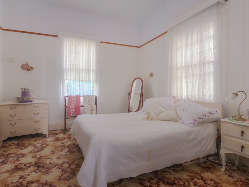 10 Pleasant Street, Red Hill QLD 4059