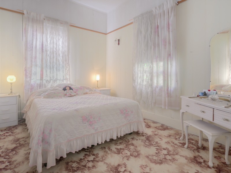 10 Pleasant Street, Red Hill QLD 4059