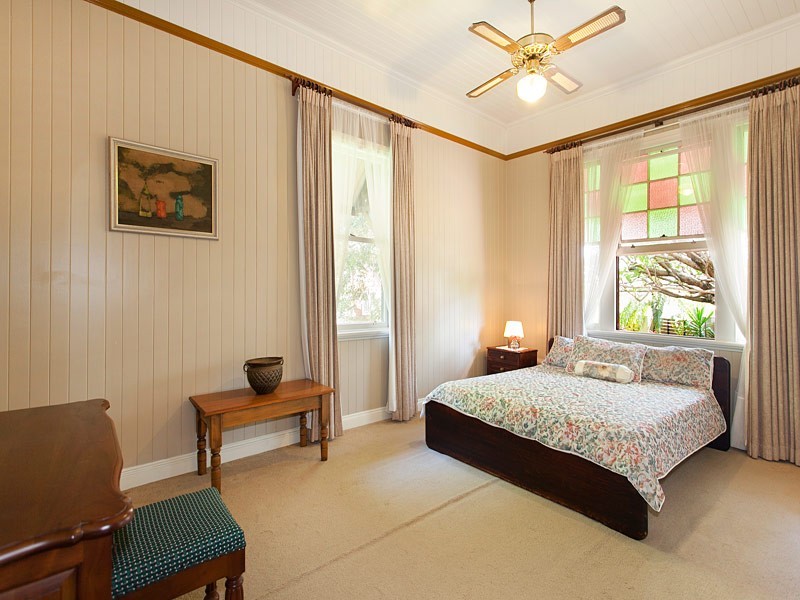 54 Arthur Terrace, Red Hill QLD 4059