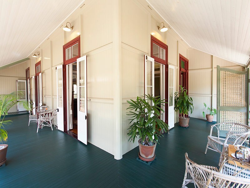 54 Arthur Terrace, Red Hill QLD 4059