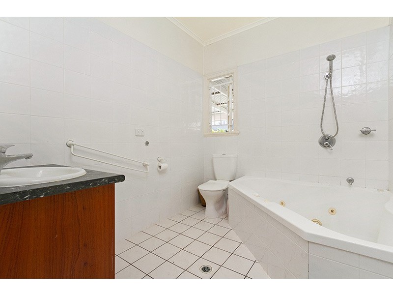 263 Rode Road, Wavell Heights QLD 4012