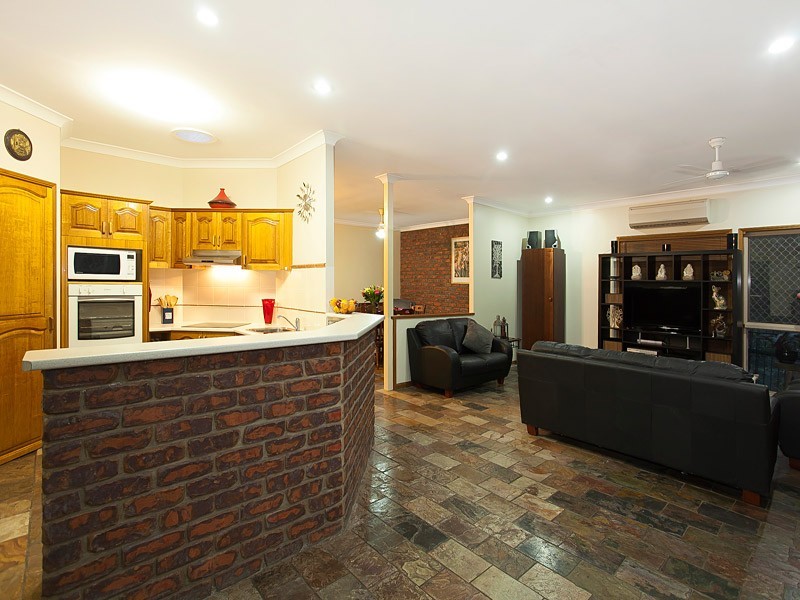 415 Eatons Crossing Road, Eatons Hill QLD 4037