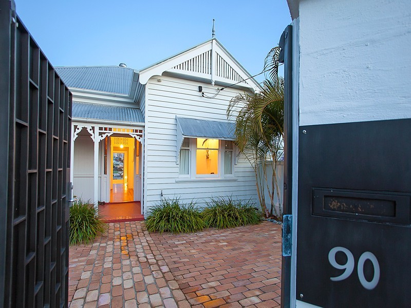 90 Enoggera Terrace, Red Hill QLD 4059