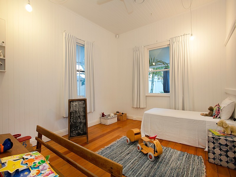 90 Enoggera Terrace, Red Hill QLD 4059