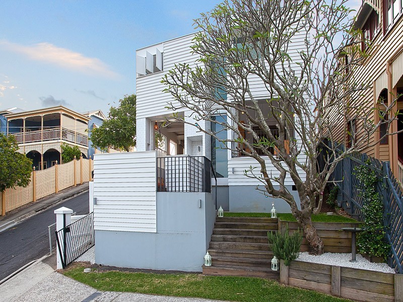 90 Enoggera Terrace, Red Hill QLD 4059