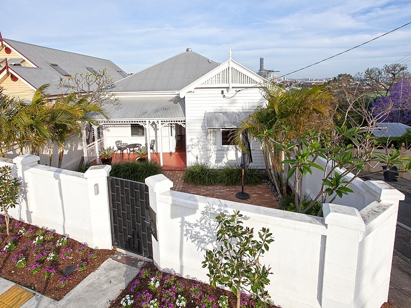 90 Enoggera Terrace, Red Hill QLD 4059