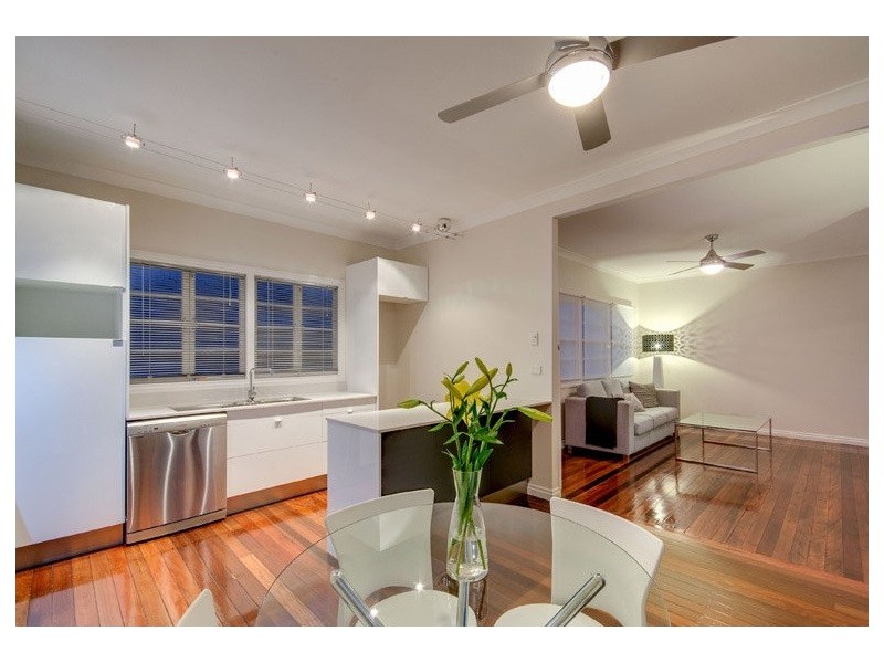 27 Fogarty Street, Stafford QLD 4053