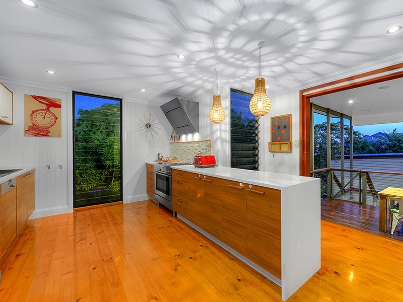 21 Bradley Avenue, Kedron QLD 4031