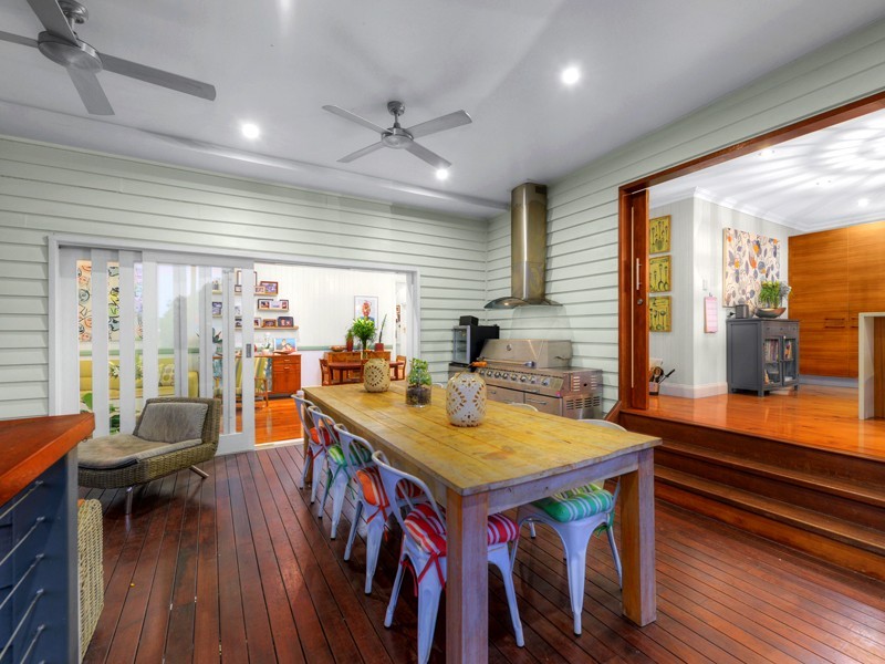 21 Bradley Avenue, Kedron QLD 4031