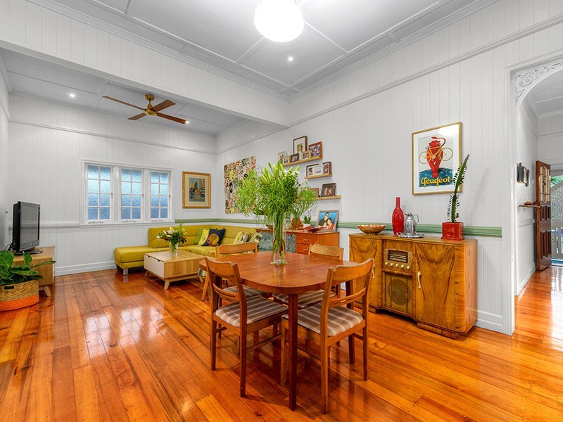 21 Bradley Avenue, Kedron QLD 4031